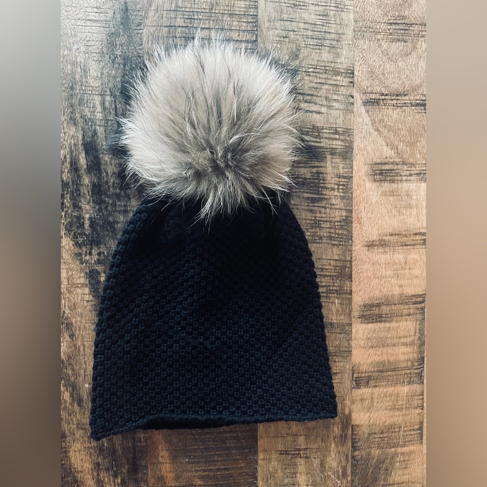 Lindo F Black Merino Wool Beanie